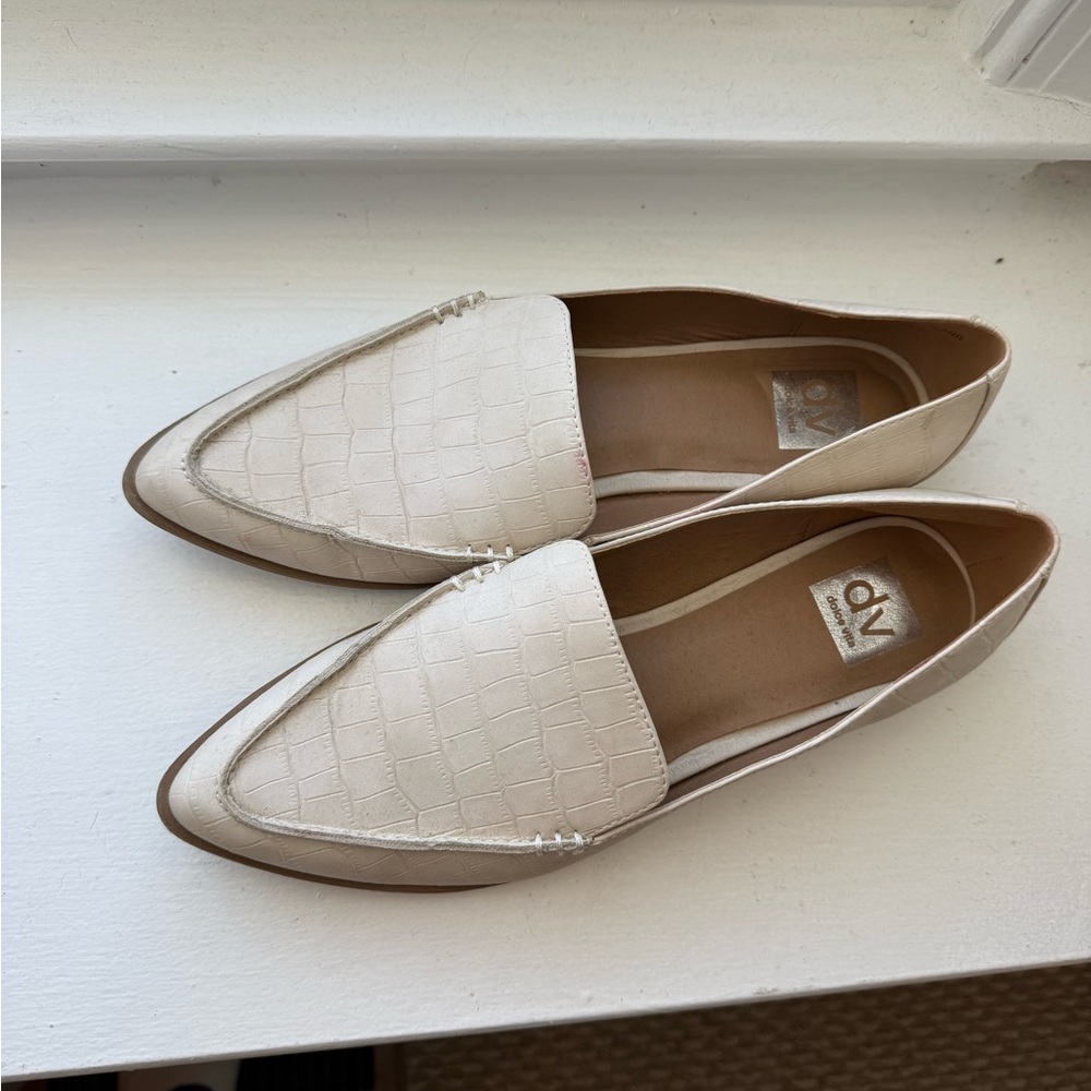 DV by Dolce Vita Women's Textured Cream Loafers